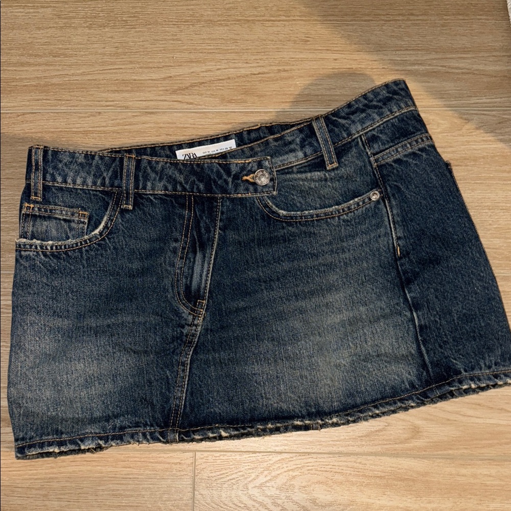 Zara Women's Dark Denim Mini Skirt
